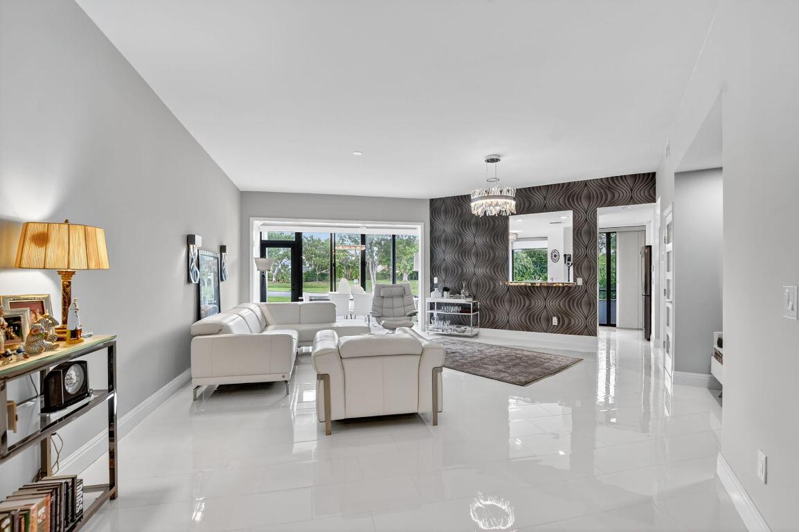 LA PAZ AT BOCA POINTE - Residential