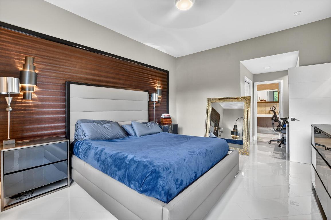 LA PAZ AT BOCA POINTE - Residential