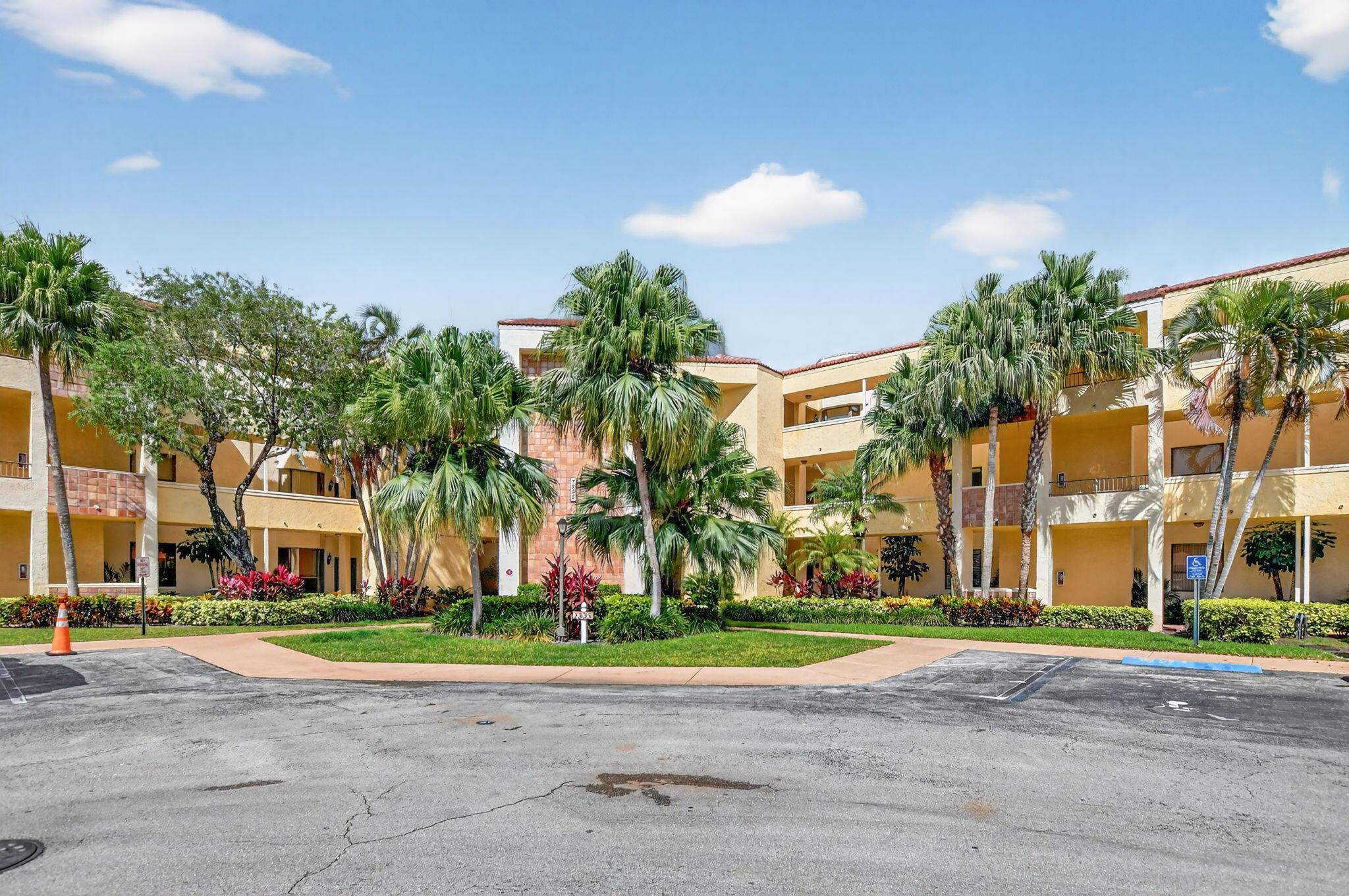 LA PAZ AT BOCA POINTE - Residential