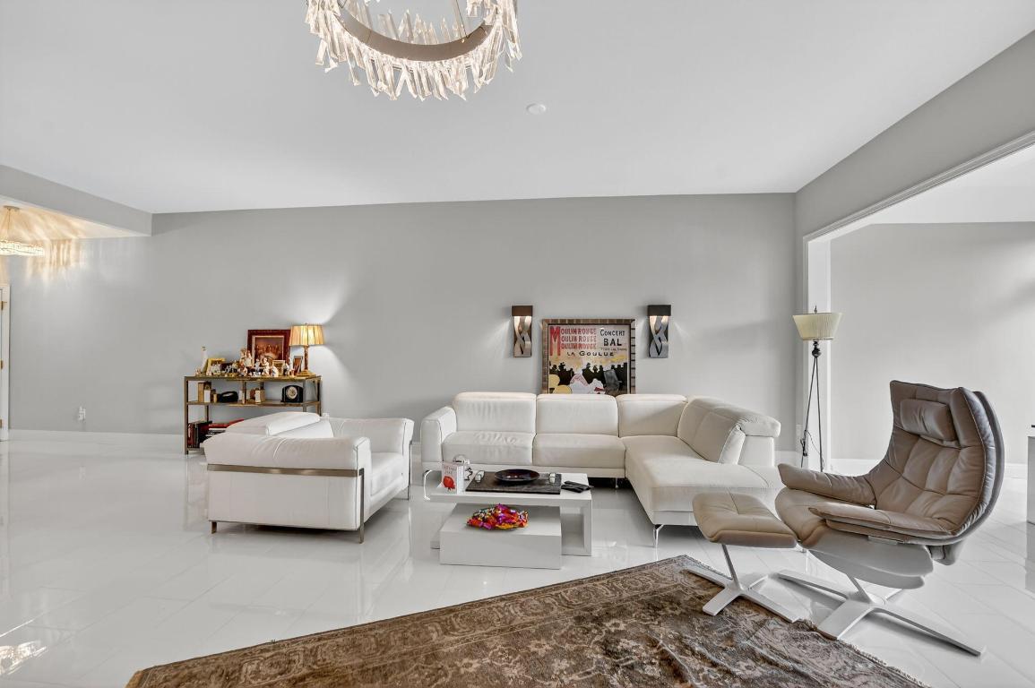 LA PAZ AT BOCA POINTE - Residential