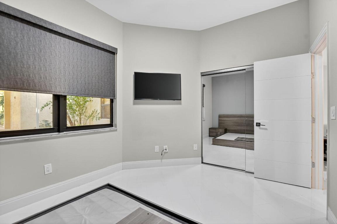 LA PAZ AT BOCA POINTE - Residential