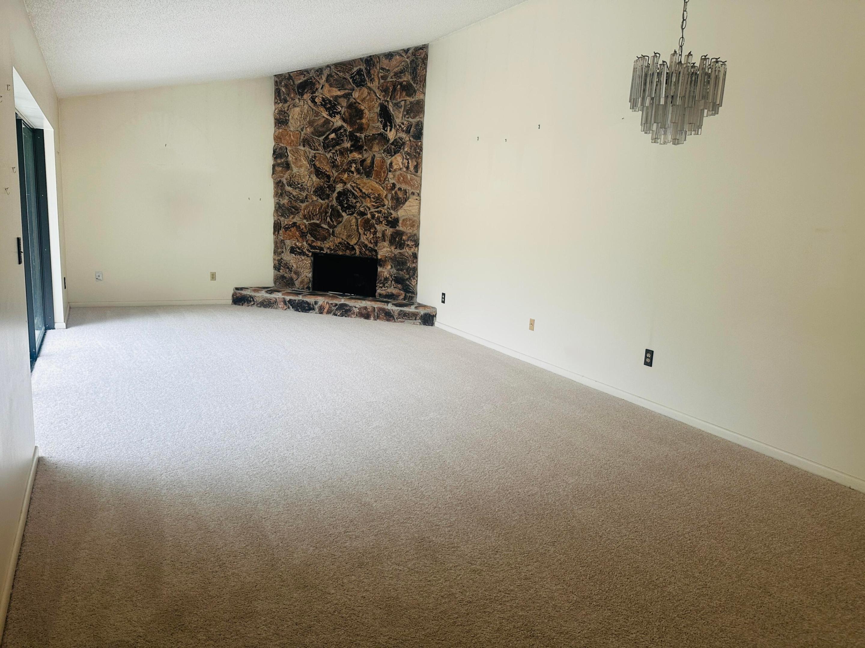 COUNTRYSIDE - Residential