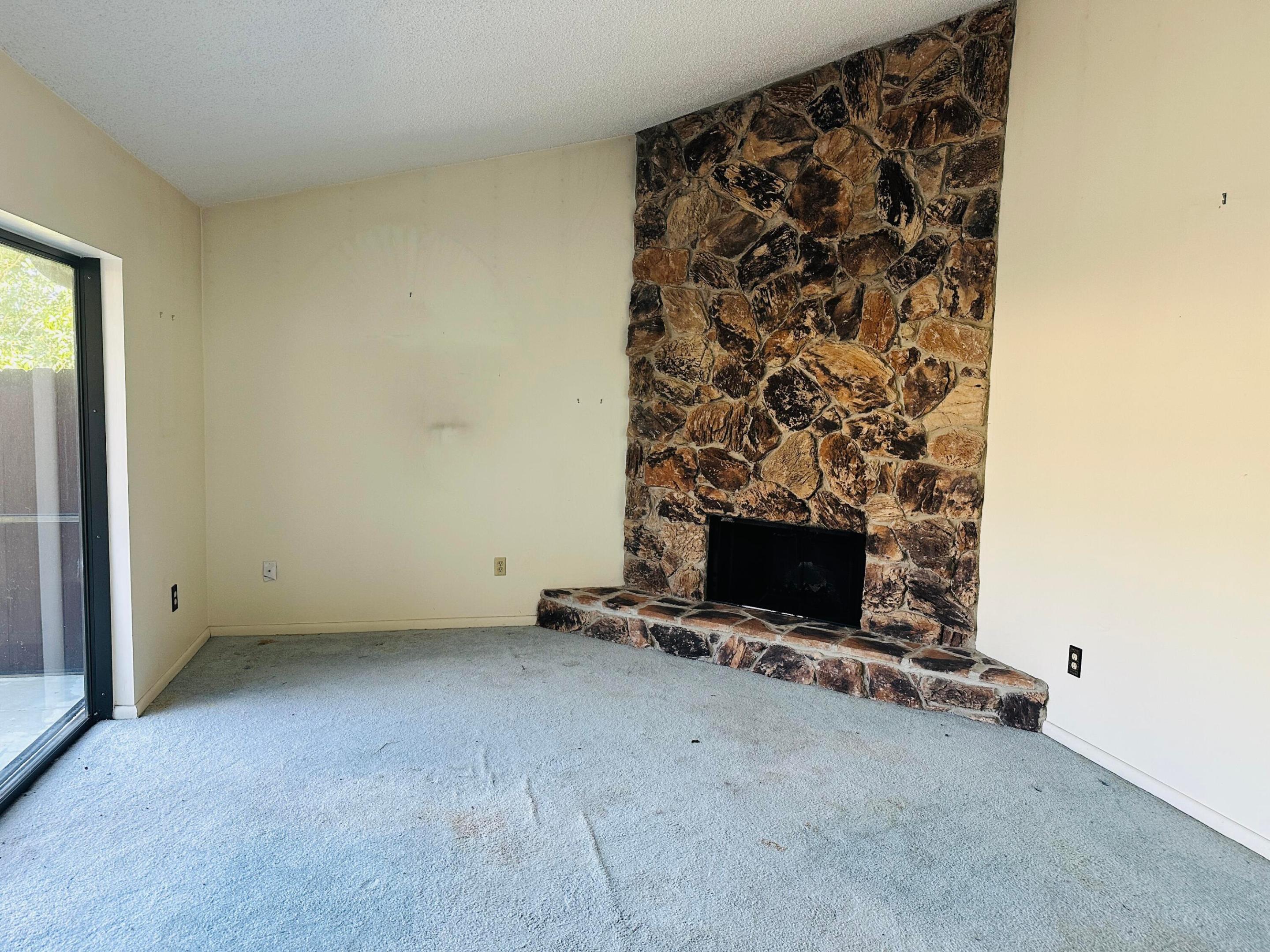 COUNTRYSIDE - Residential