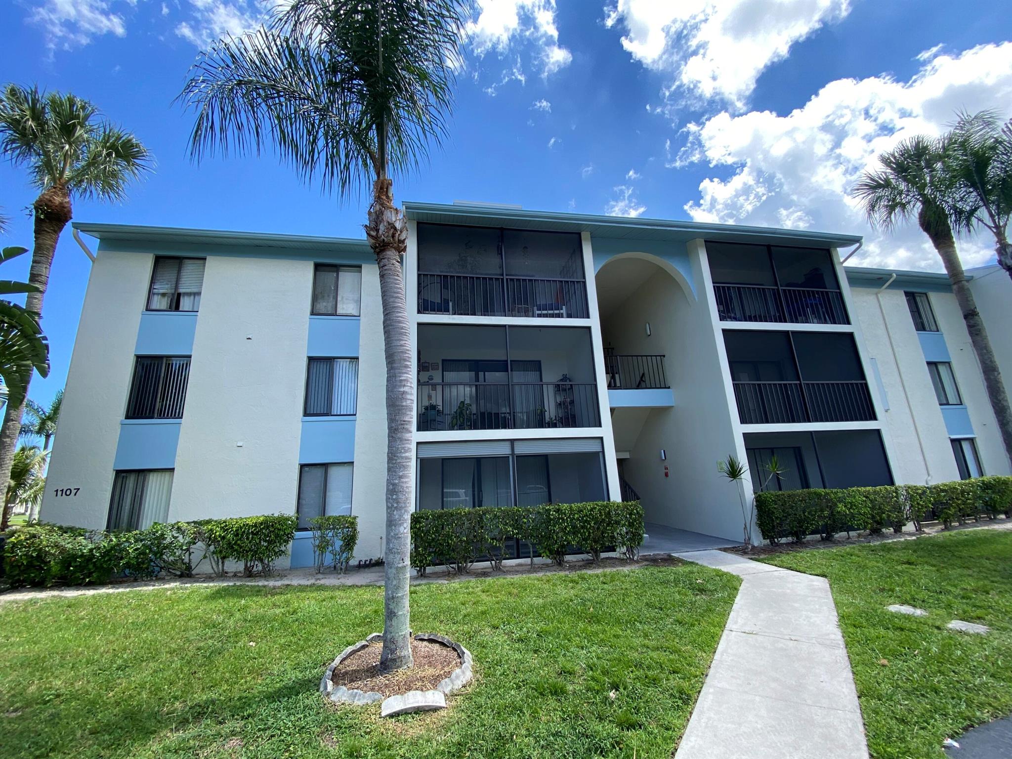 PALM CLUB VILLAGE II COND - Residential Lease