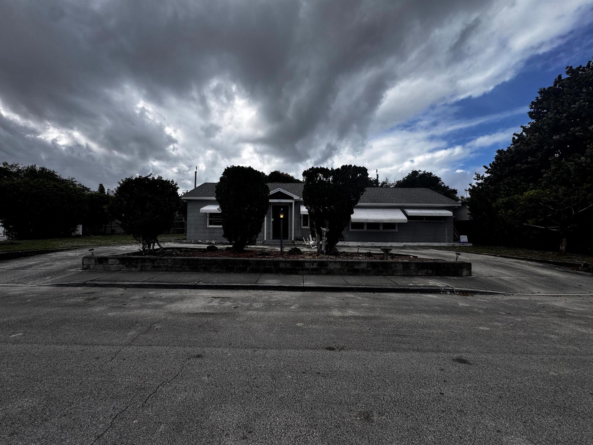 NORTH LAKE WORTH - Residential Lease