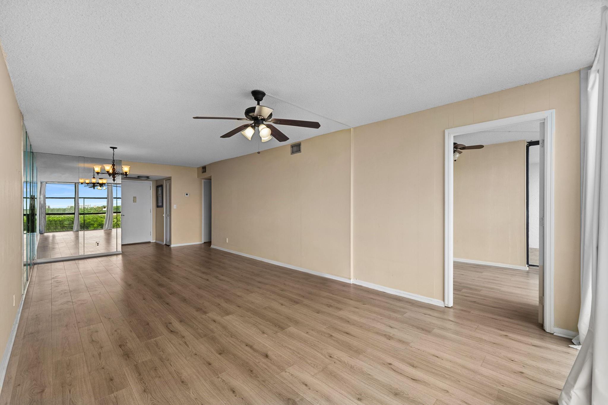 800 Parkview Dr 625