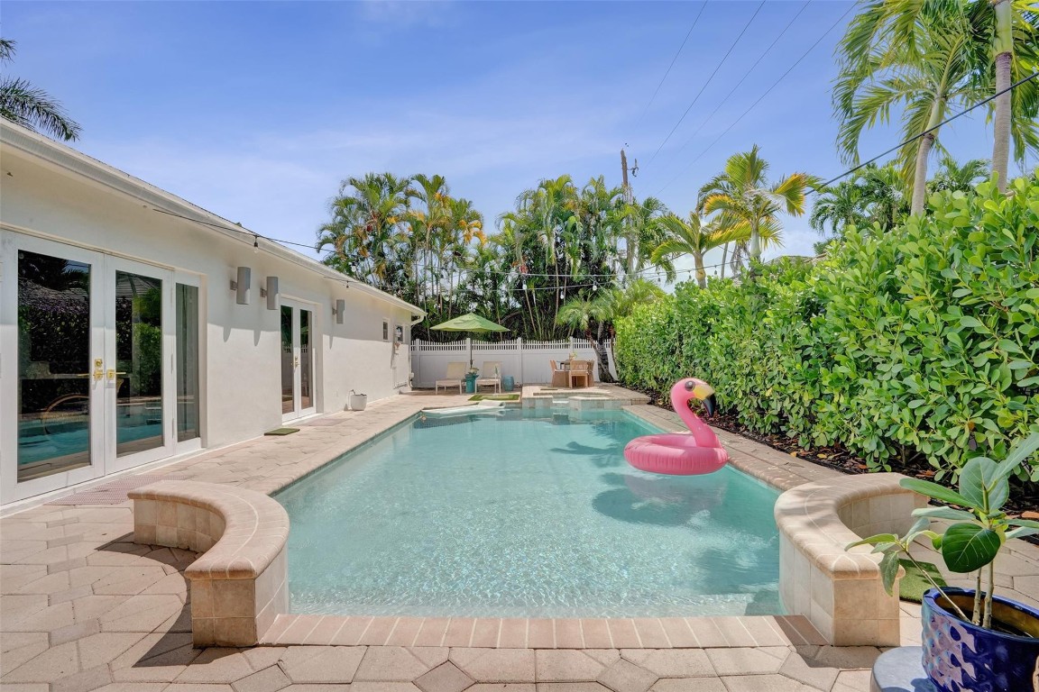 HILLSBORO SHORES SEC B - Residential