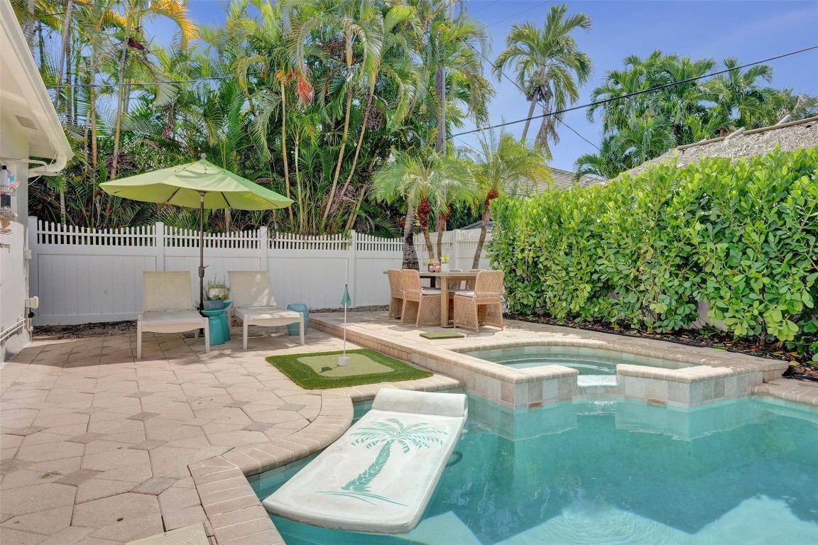 HILLSBORO SHORES SEC B - Residential