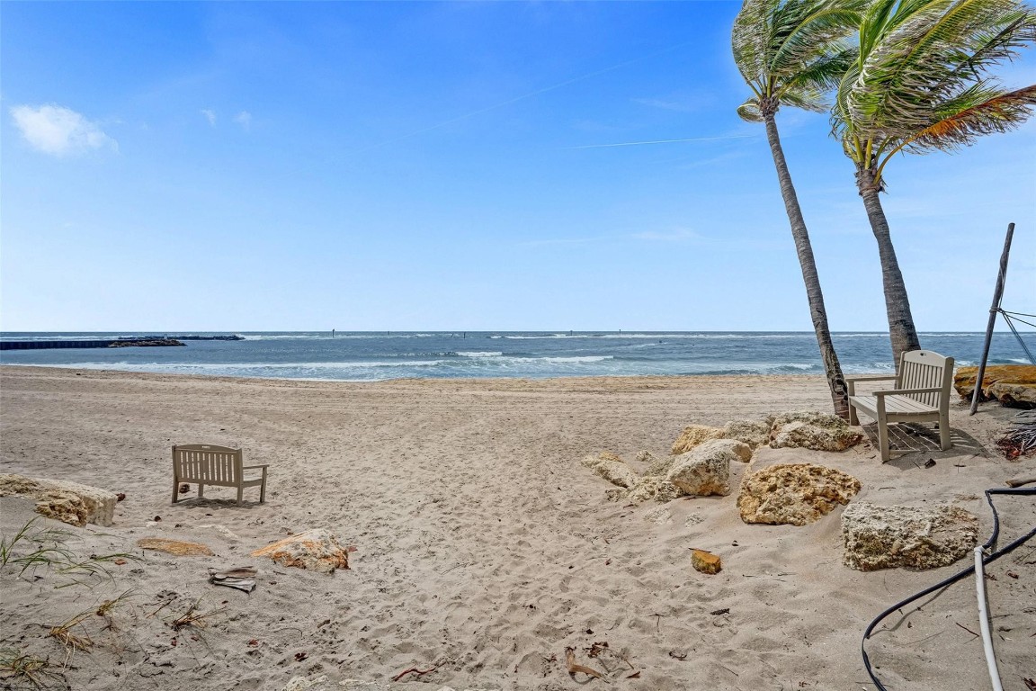 HILLSBORO SHORES SEC B - Residential