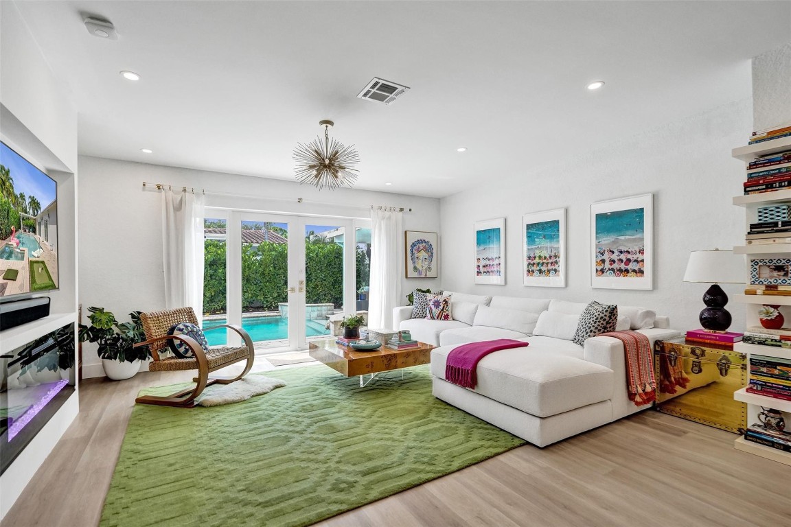 HILLSBORO SHORES SEC B - Residential