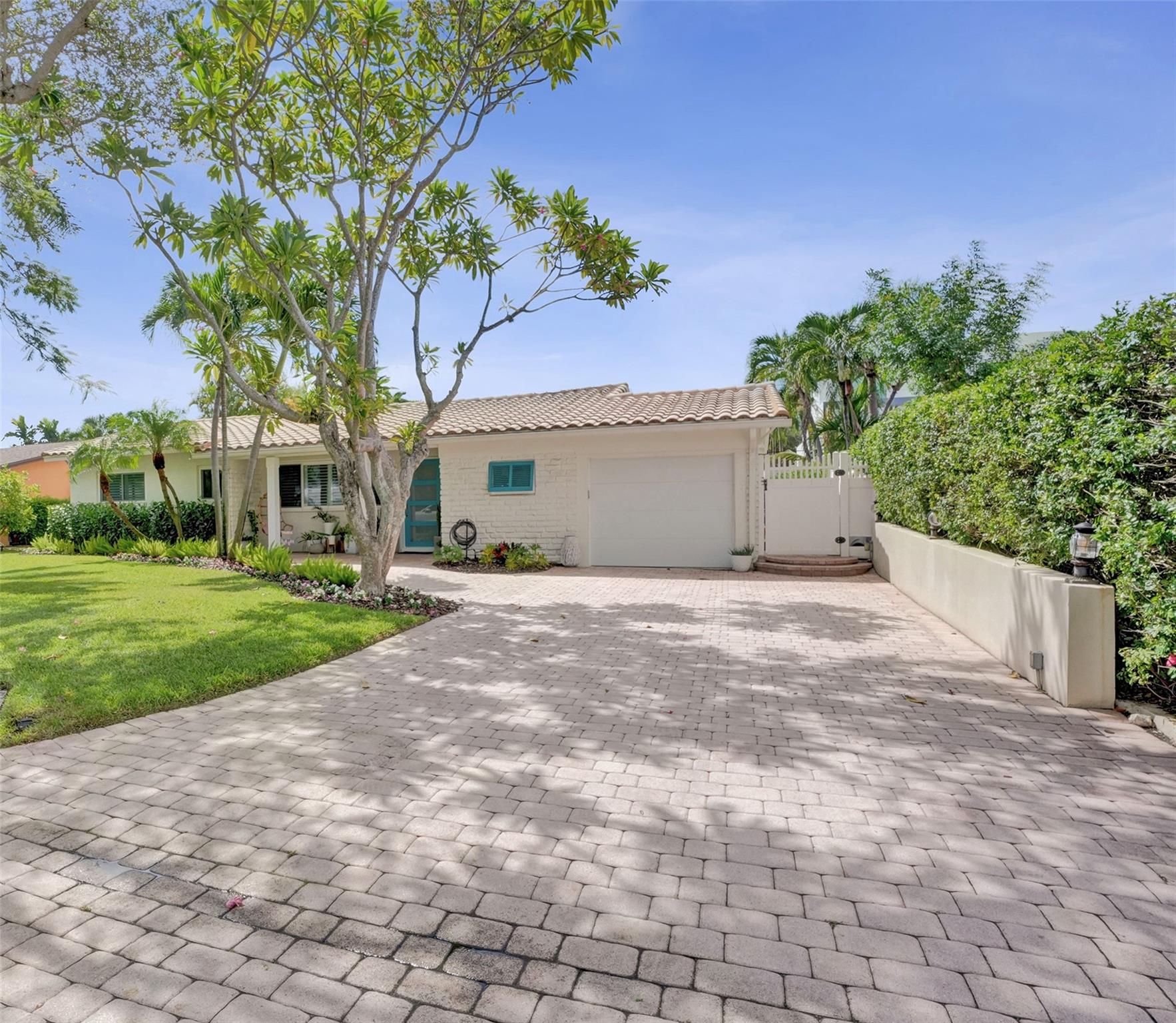 HILLSBORO SHORES SEC B - Residential