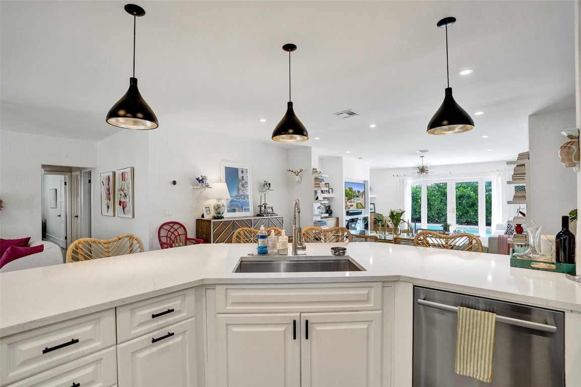 HILLSBORO SHORES SEC B - Residential