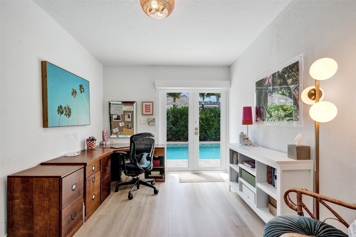 HILLSBORO SHORES SEC B - Residential