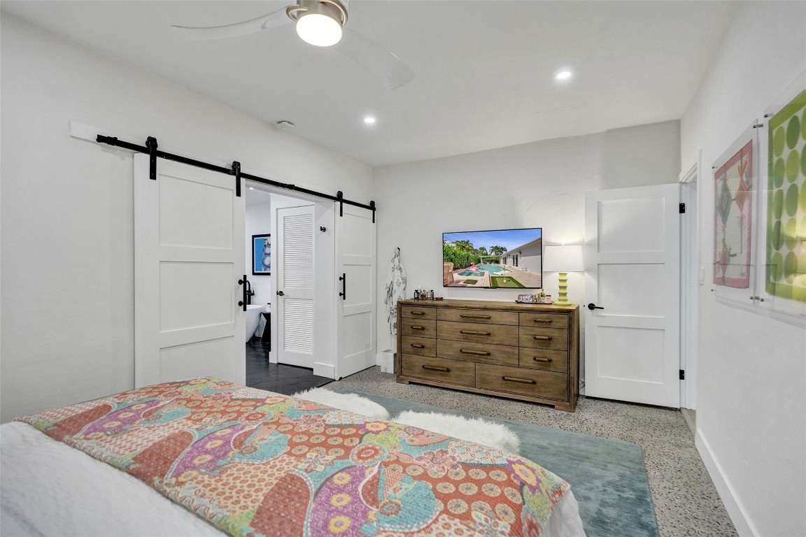 HILLSBORO SHORES SEC B - Residential