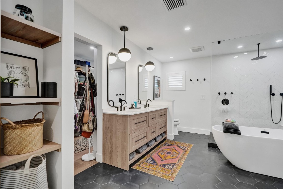 HILLSBORO SHORES SEC B - Residential