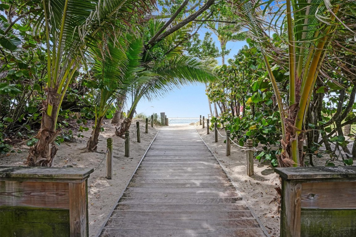 HILLSBORO SHORES SEC B - Residential