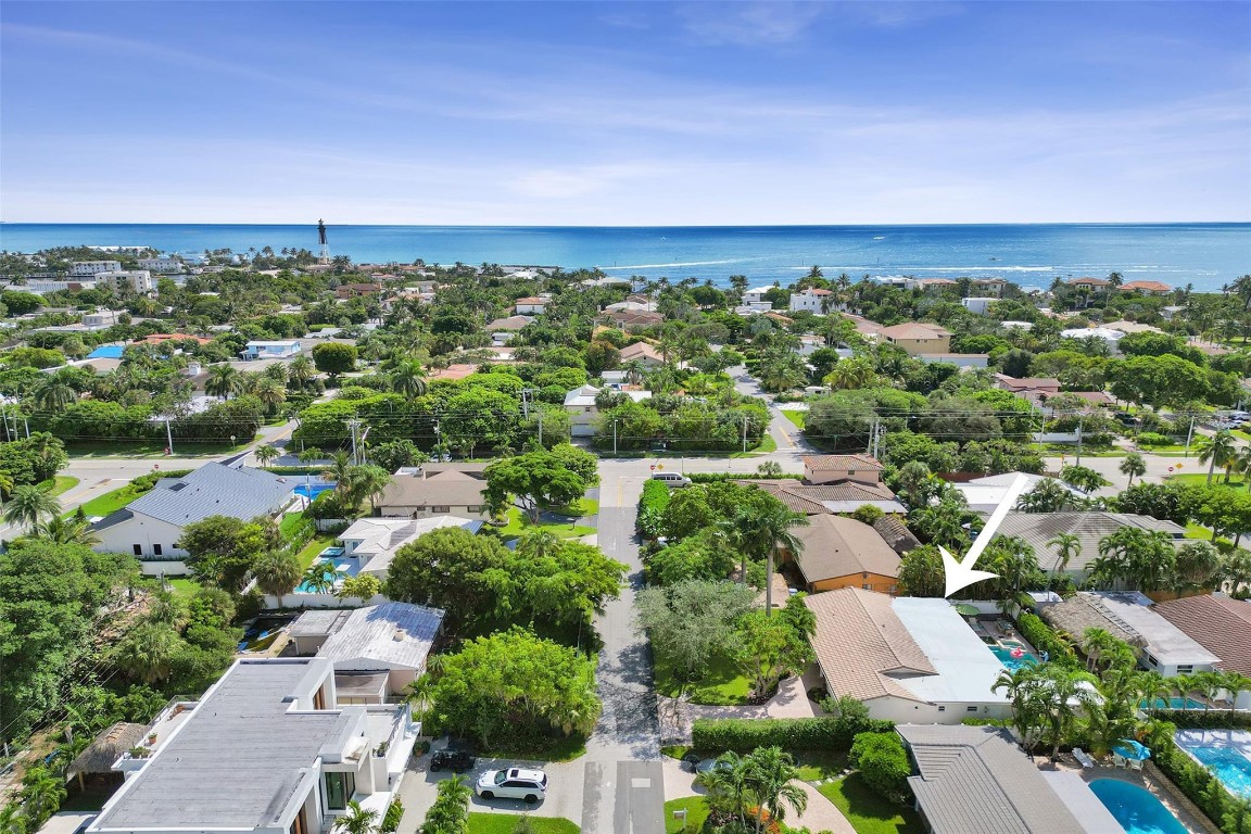 HILLSBORO SHORES SEC B - Residential