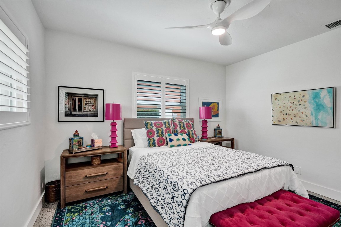 HILLSBORO SHORES SEC B - Residential