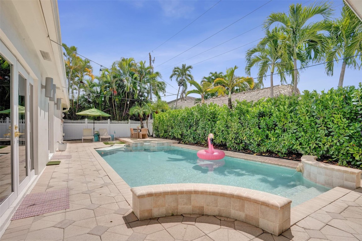 HILLSBORO SHORES SEC B - Residential