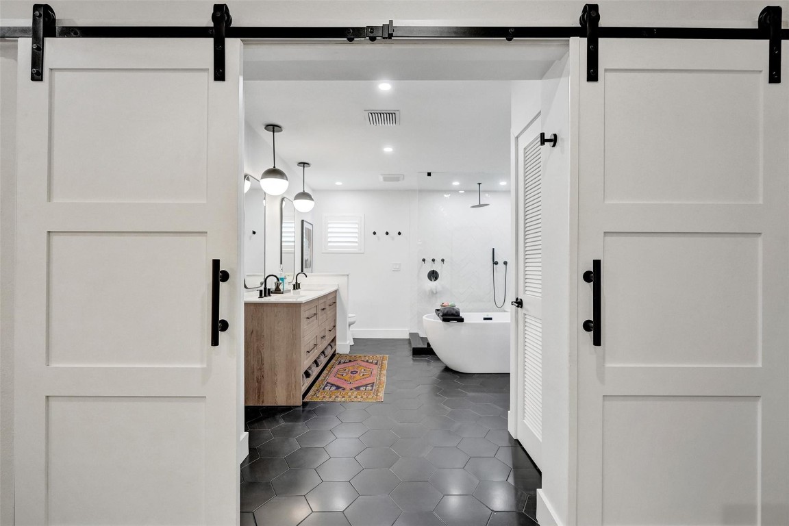 HILLSBORO SHORES SEC B - Residential