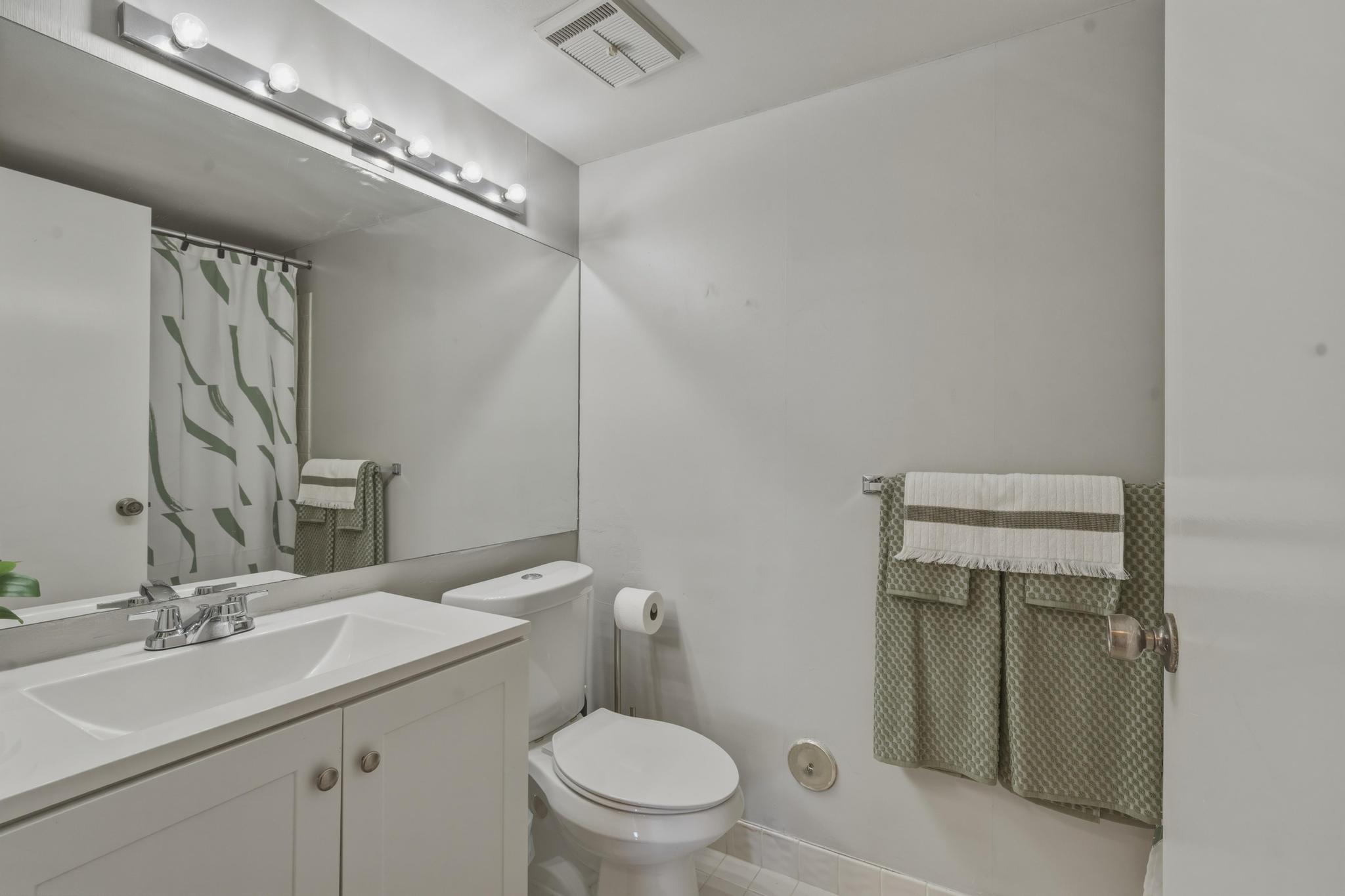 CLUB QUARTERS AT RAINTREE - Residential