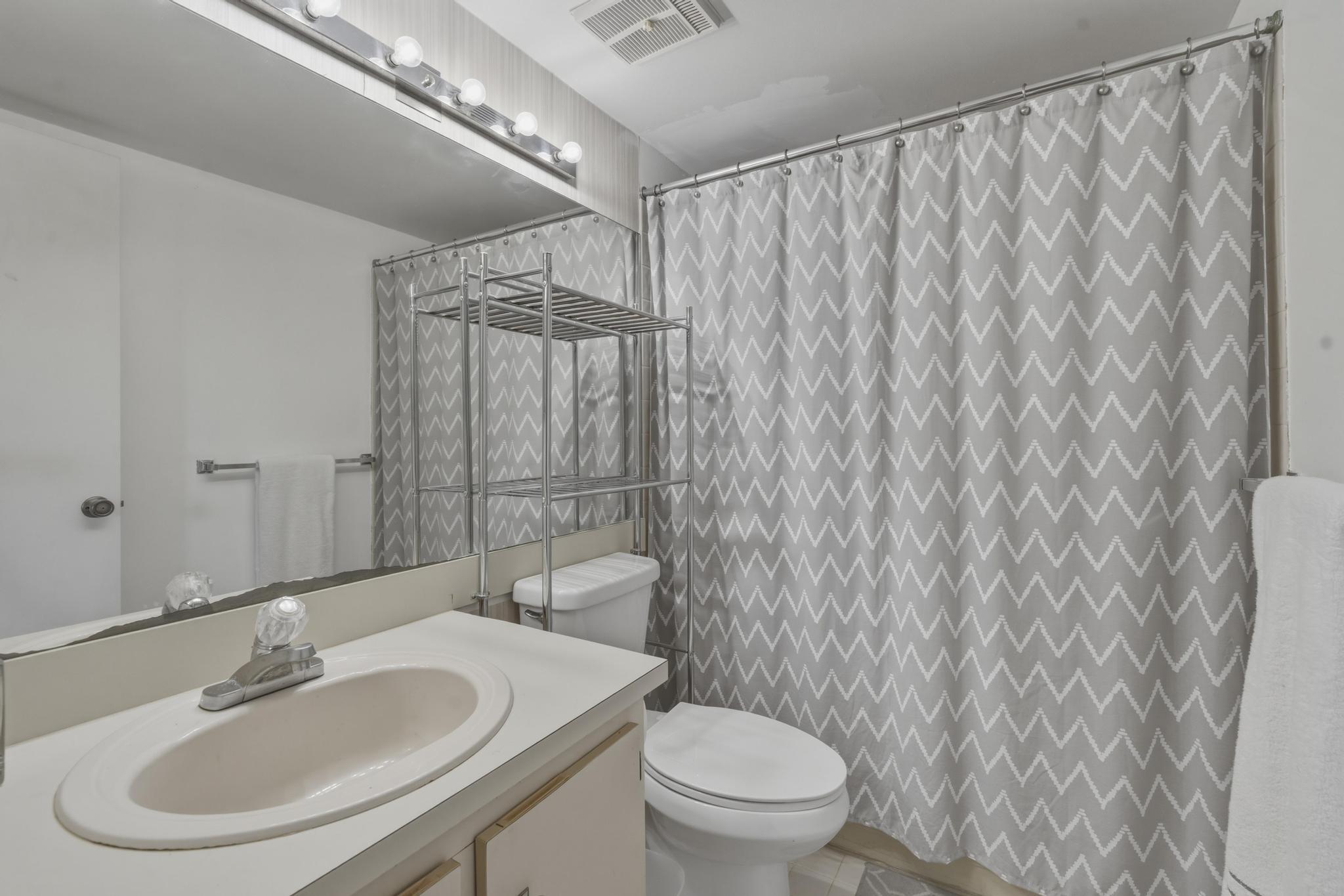 CLUB QUARTERS AT RAINTREE - Residential