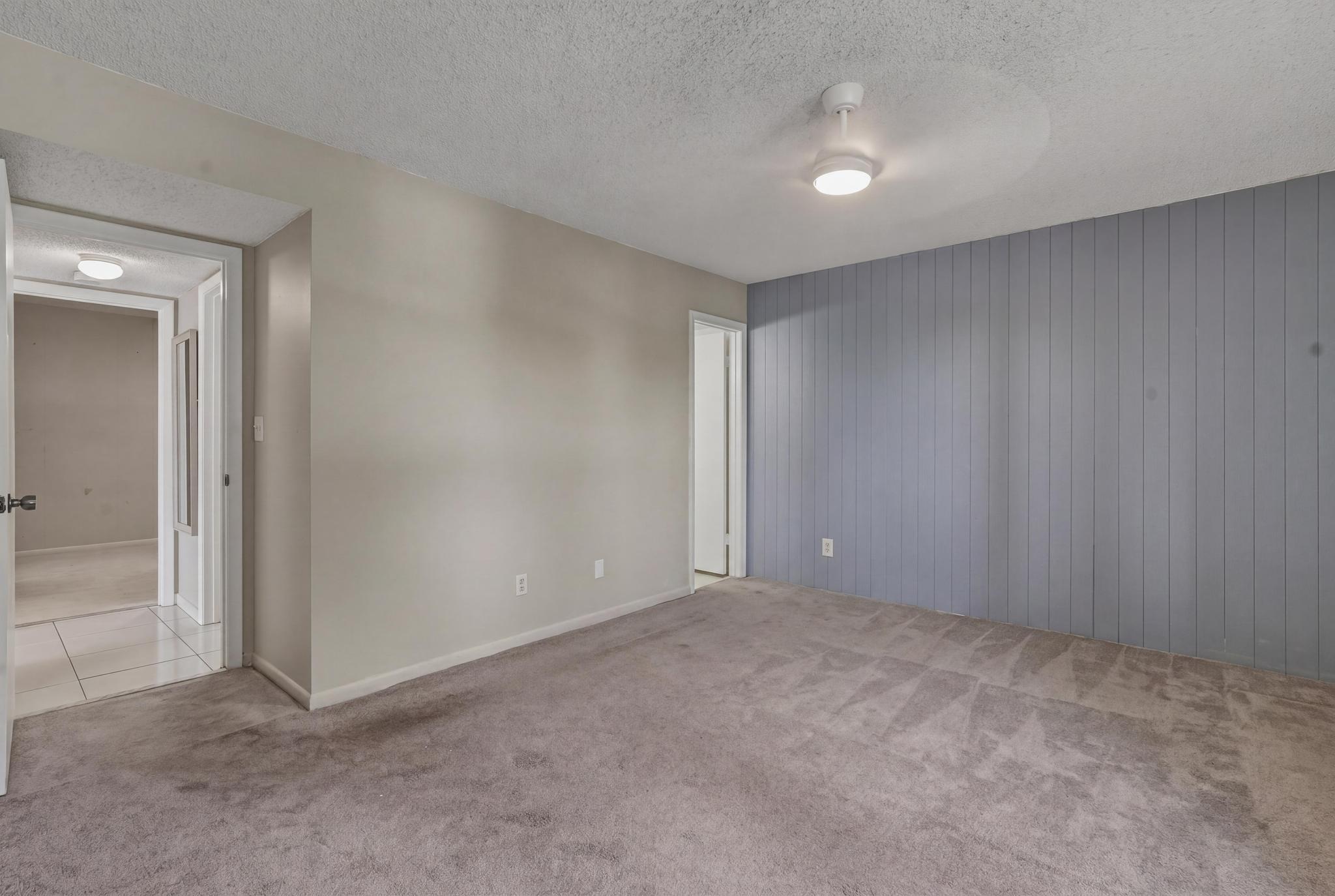 CLUB QUARTERS AT RAINTREE - Residential