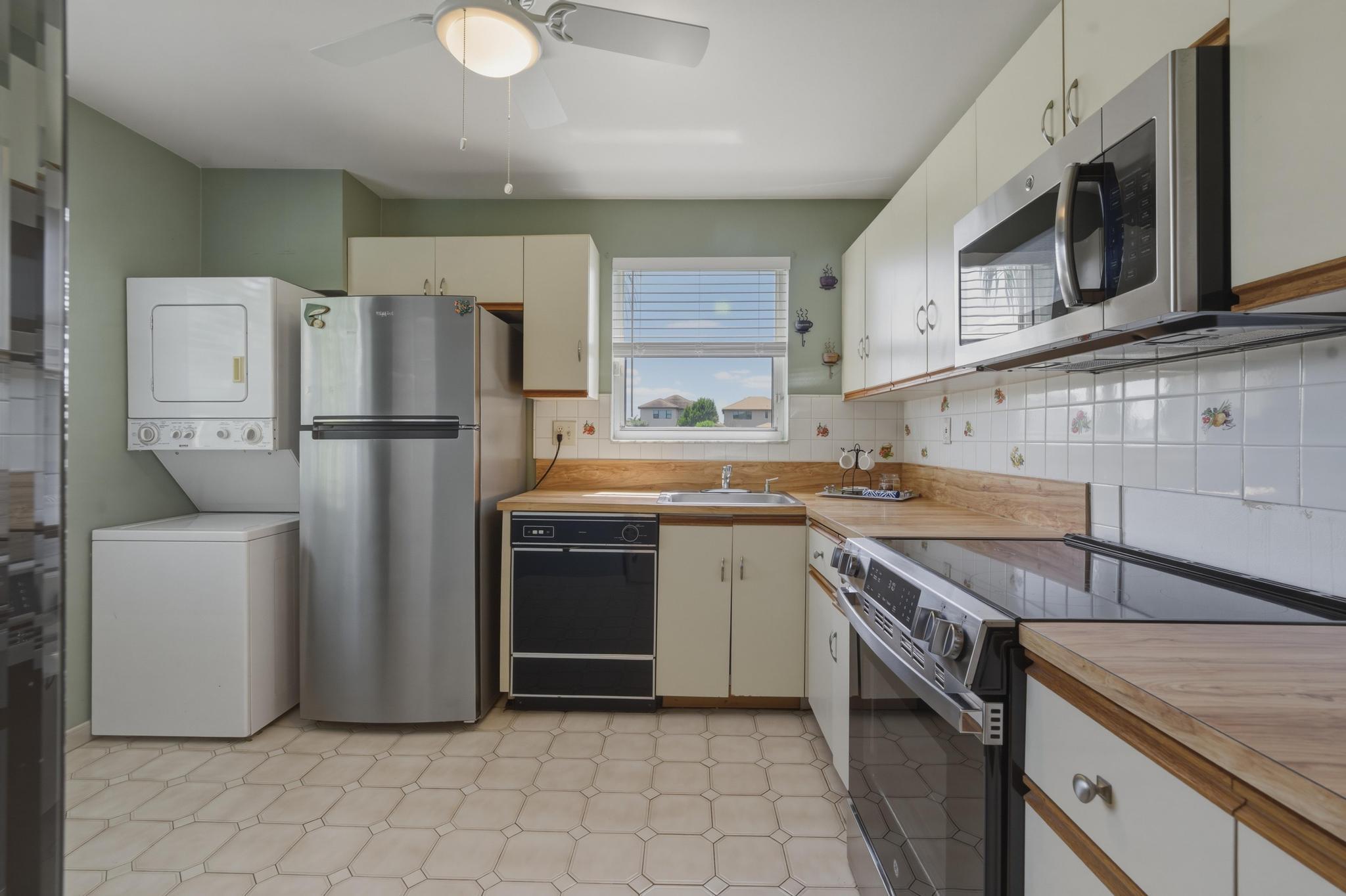 CLUB QUARTERS AT RAINTREE - Residential