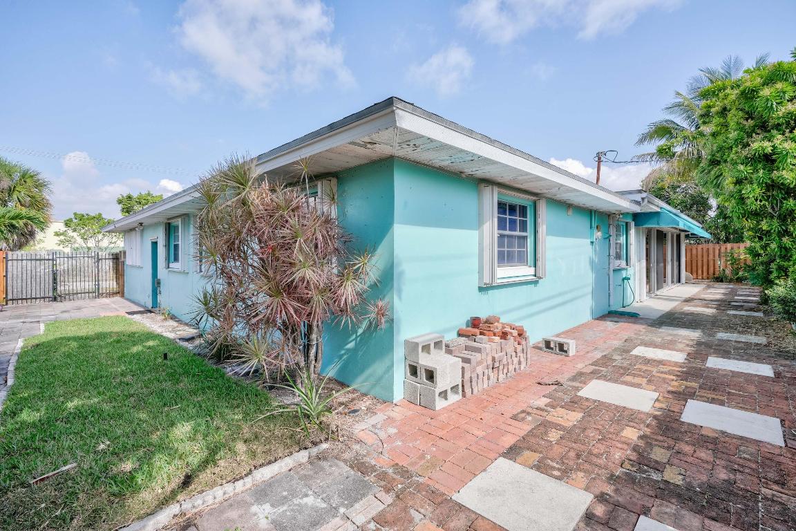 RIVIERA SHORES - Residential