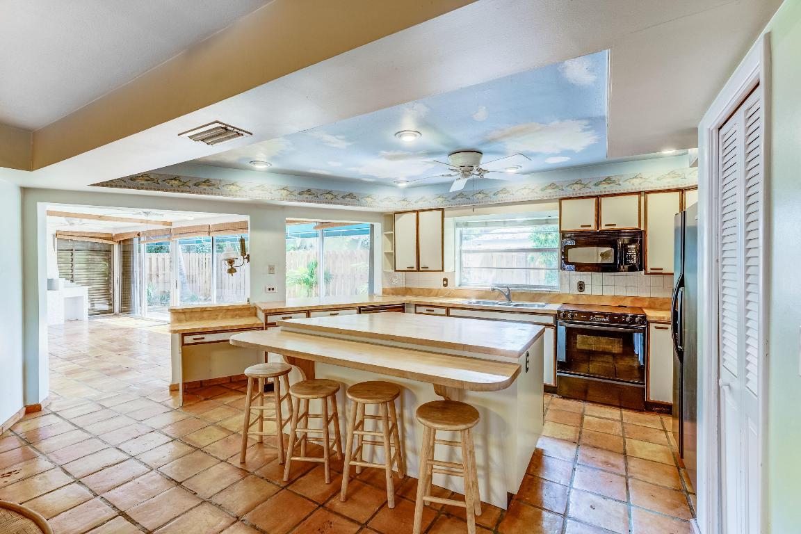 RIVIERA SHORES - Residential