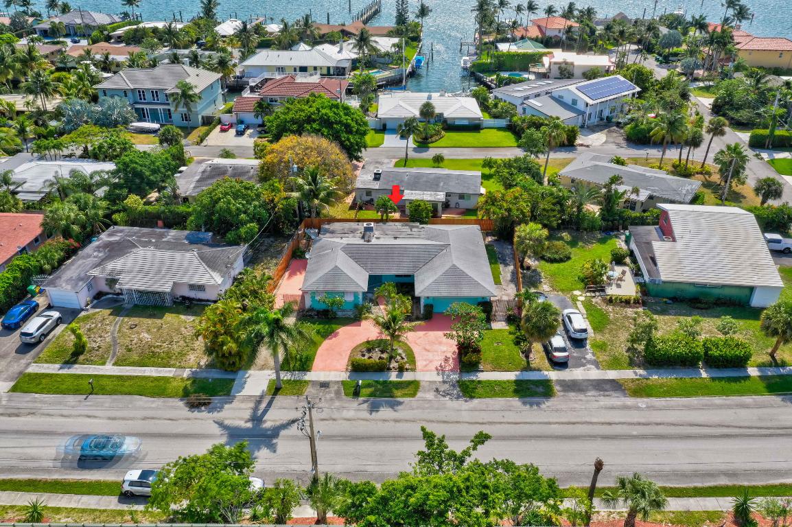 RIVIERA SHORES - Residential