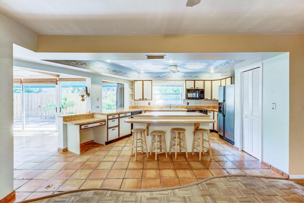 RIVIERA SHORES - Residential