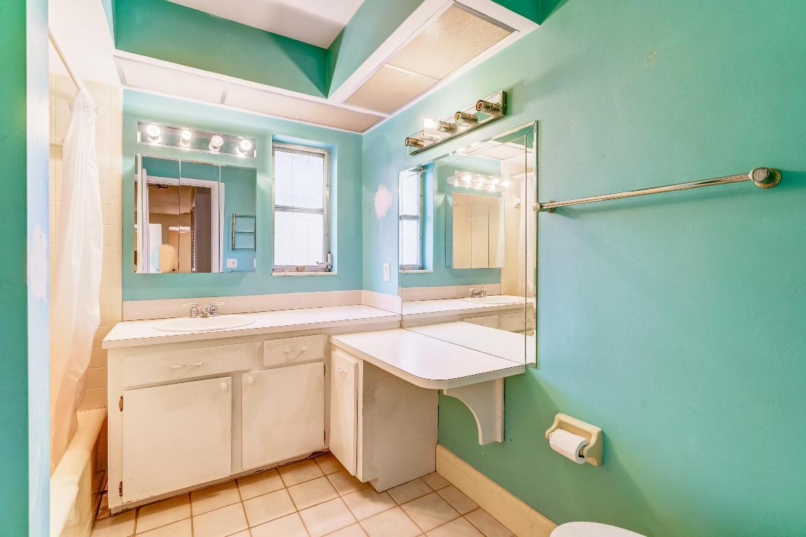 RIVIERA SHORES - Residential