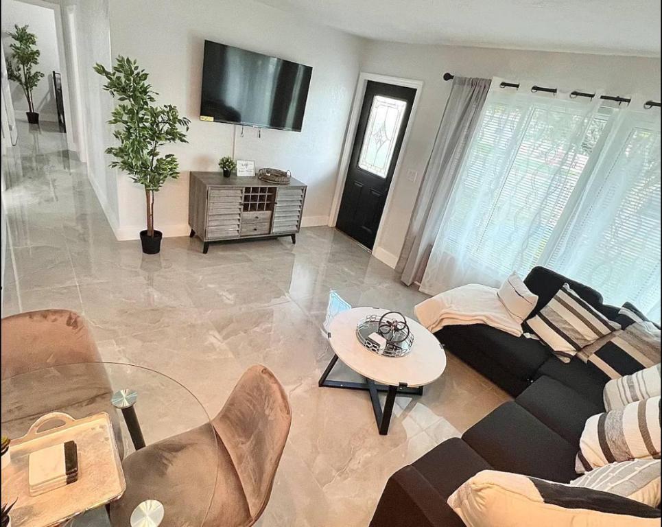 ROOSEVELT ESTATES - Residential