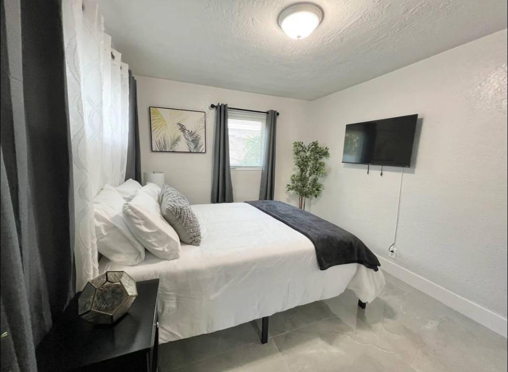 ROOSEVELT ESTATES - Residential