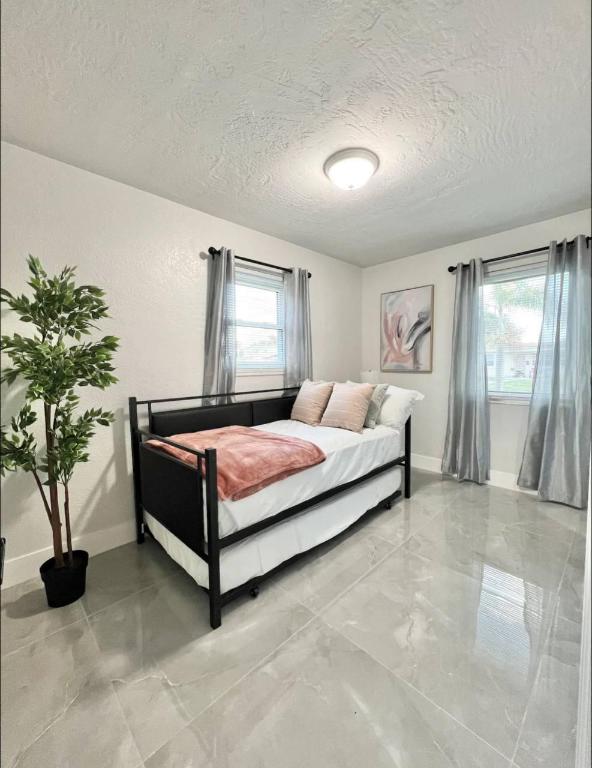 ROOSEVELT ESTATES - Residential