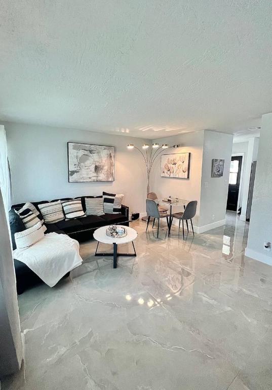 ROOSEVELT ESTATES - Residential