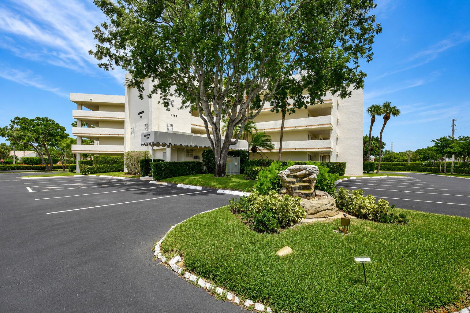 3186 VIA POINCIANA 114