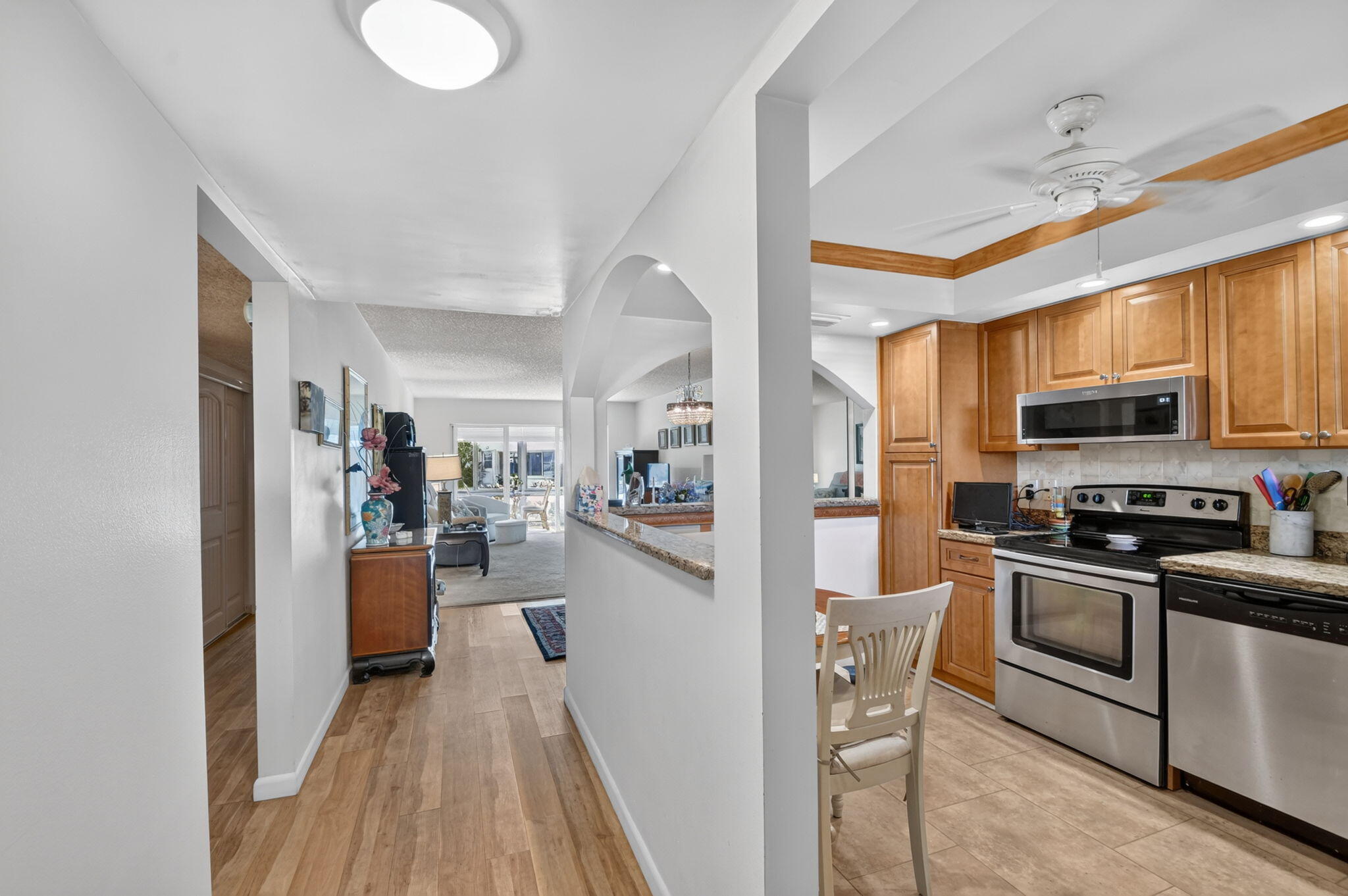 3186 Via Poinciana