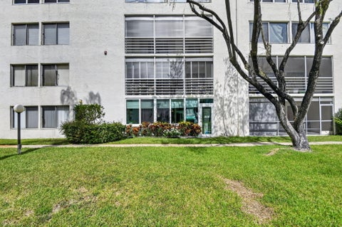 Tiny photo for 3186 VIA POINCIANA #114, Lake Worth, FL 33467 (MLS # B26053264)