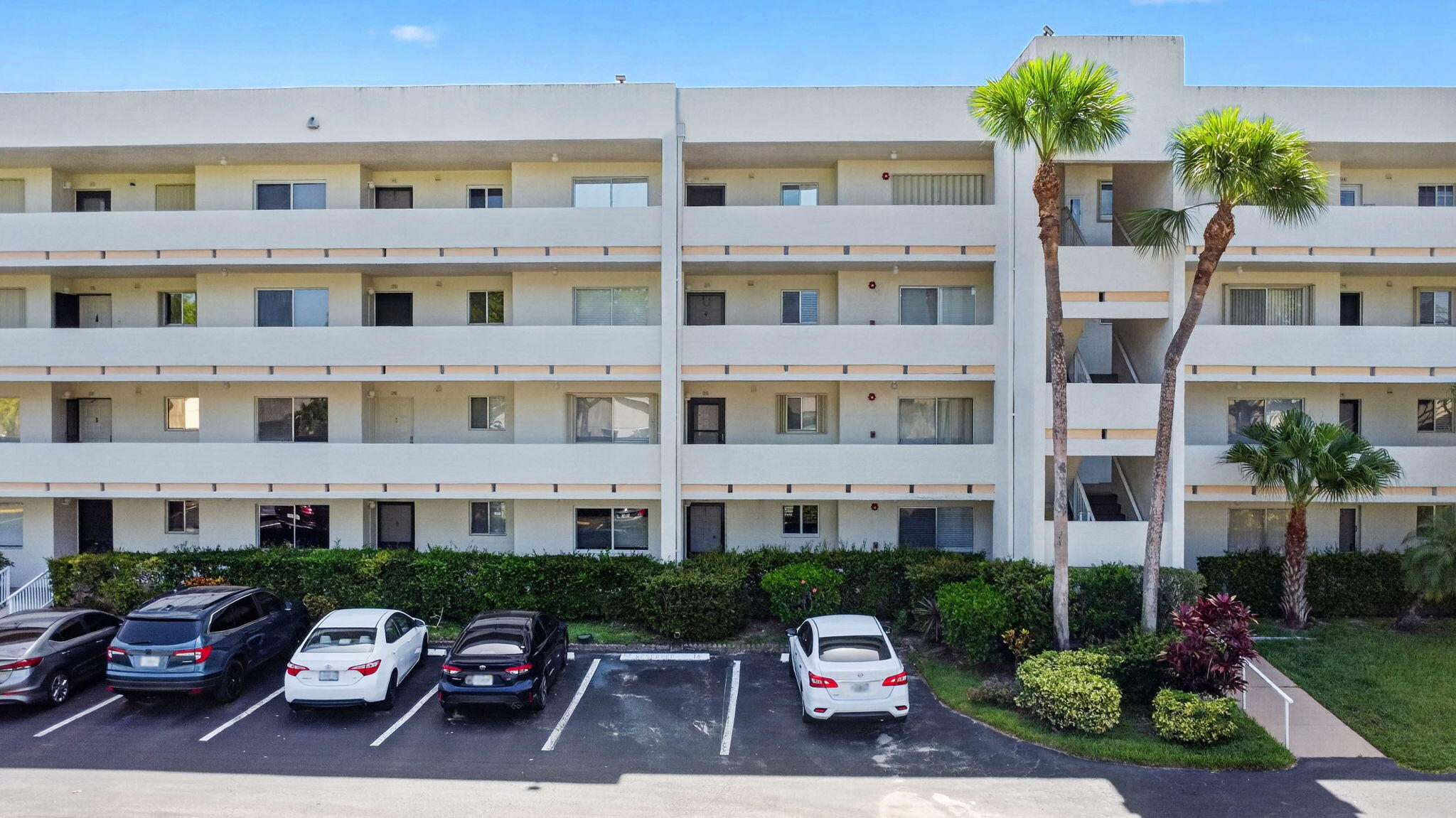 3186 VIA POINCIANA 114