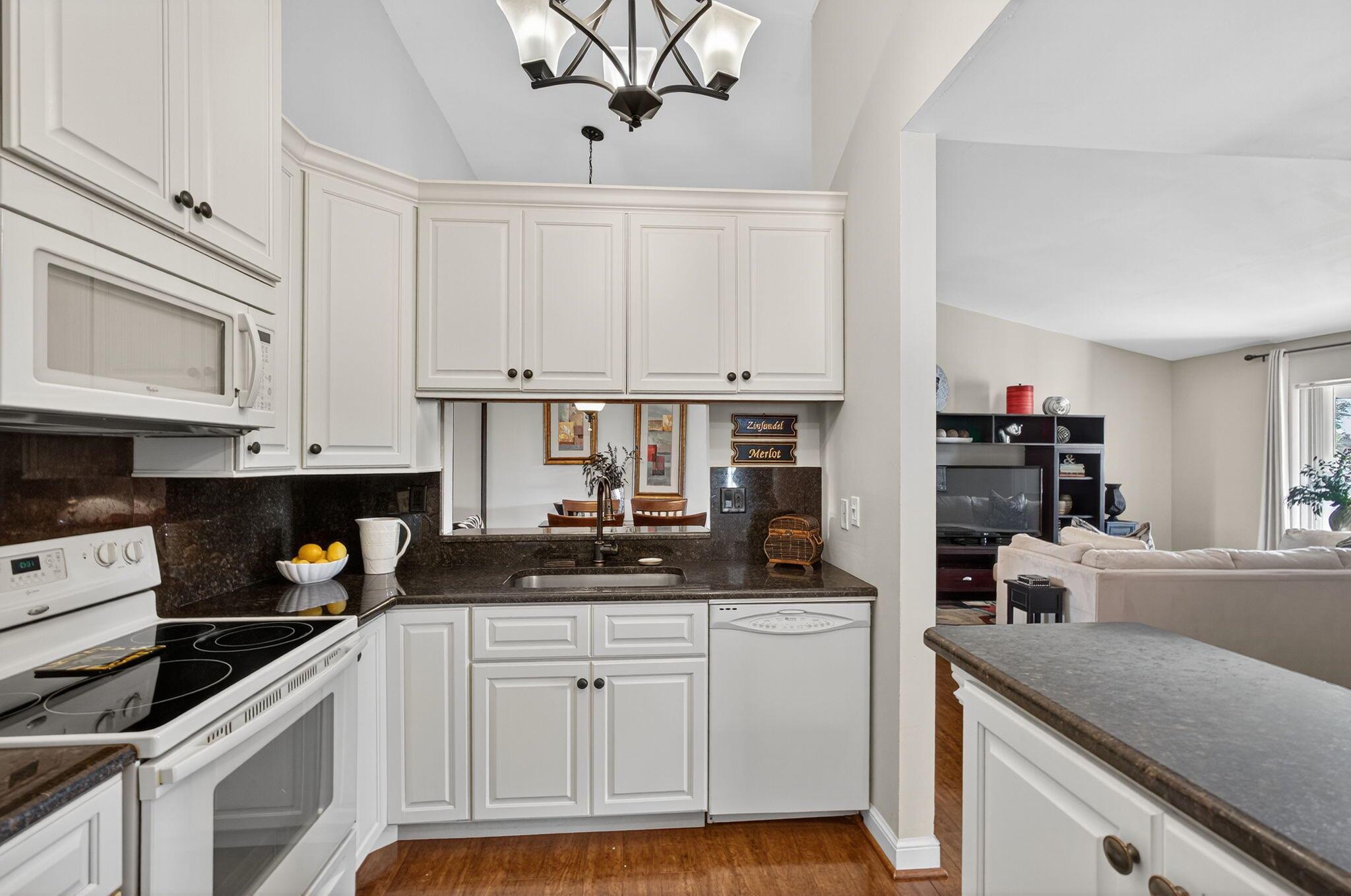 CHASEWOOD OF JUPITER COND - Residential Lease