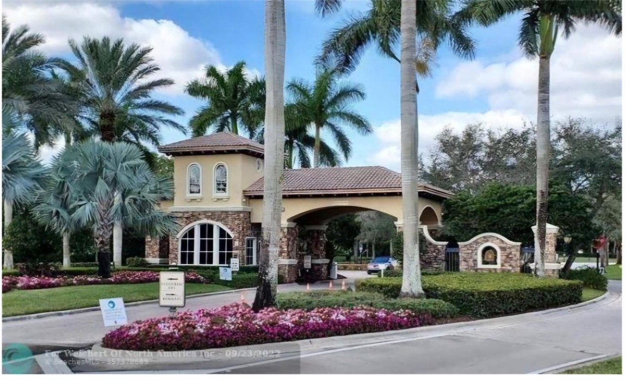 HERON BAY EAST - Residential