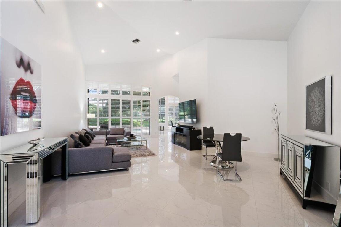 EAGLES LANDING OF P B POLO AND COUNTRY CLUB - Residential