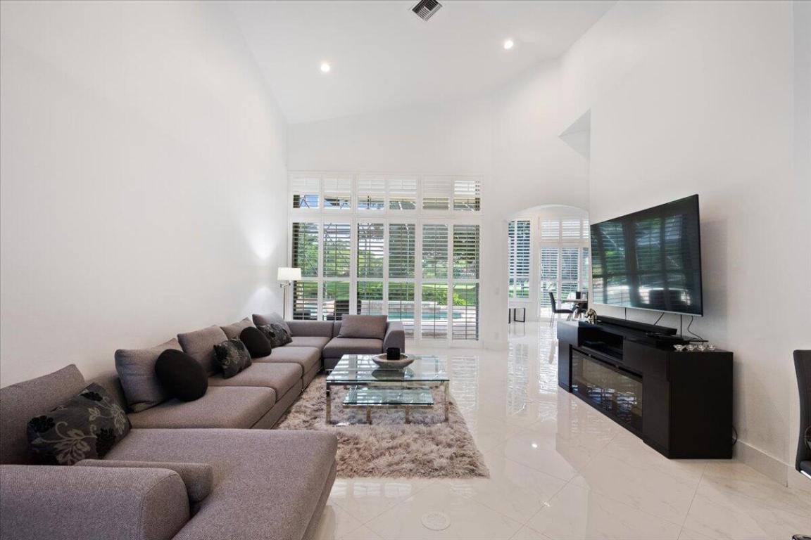 EAGLES LANDING OF P B POLO AND COUNTRY CLUB - Residential