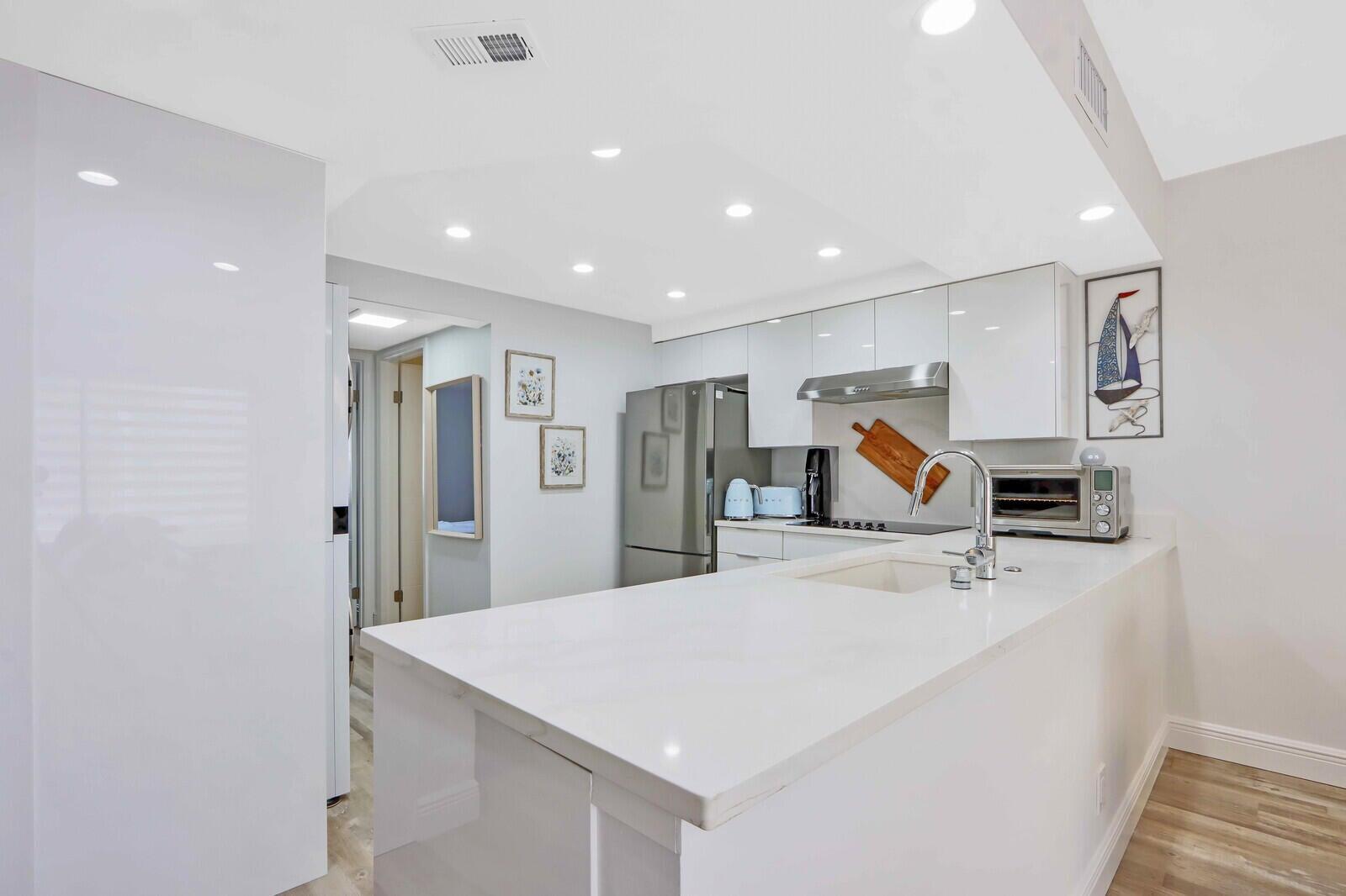 SEA RISE CONDO - Residential Lease