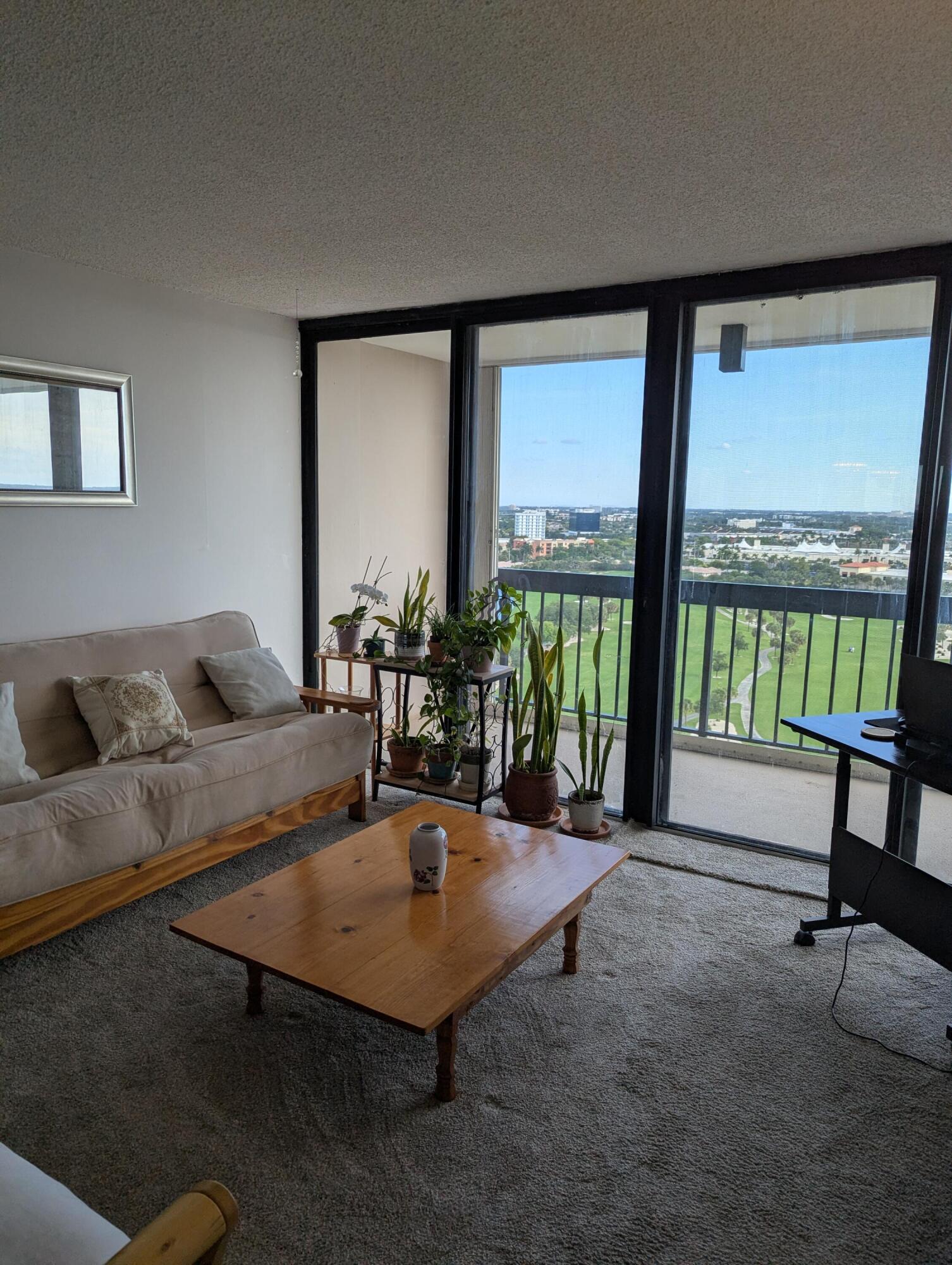 LANDS OF THE PRESIDENT COND 7 - Residential