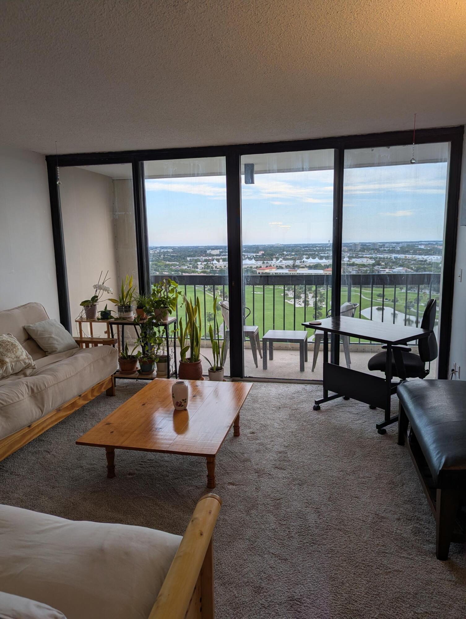 LANDS OF THE PRESIDENT COND 7 - Residential