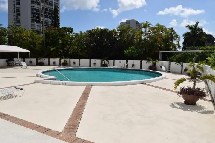 LANDS OF THE PRESIDENT COND 7 - Residential