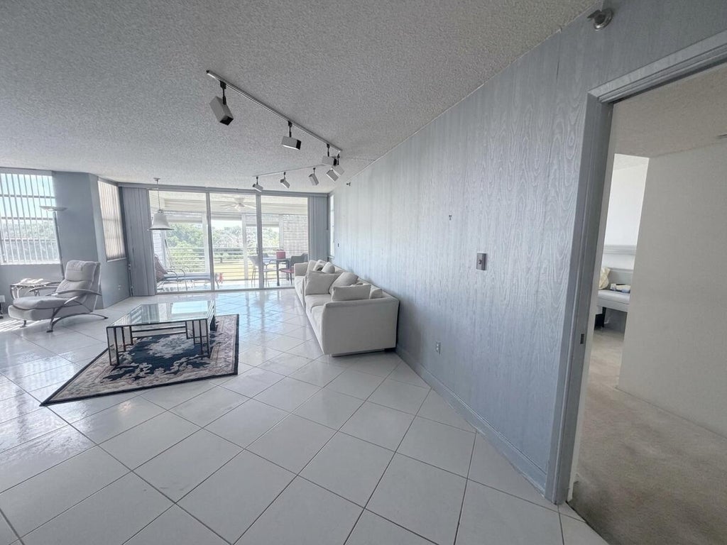 Photo of 3510 Oaks Way #502, Pompano Beach, FL 33069 (MLS # B26088969)